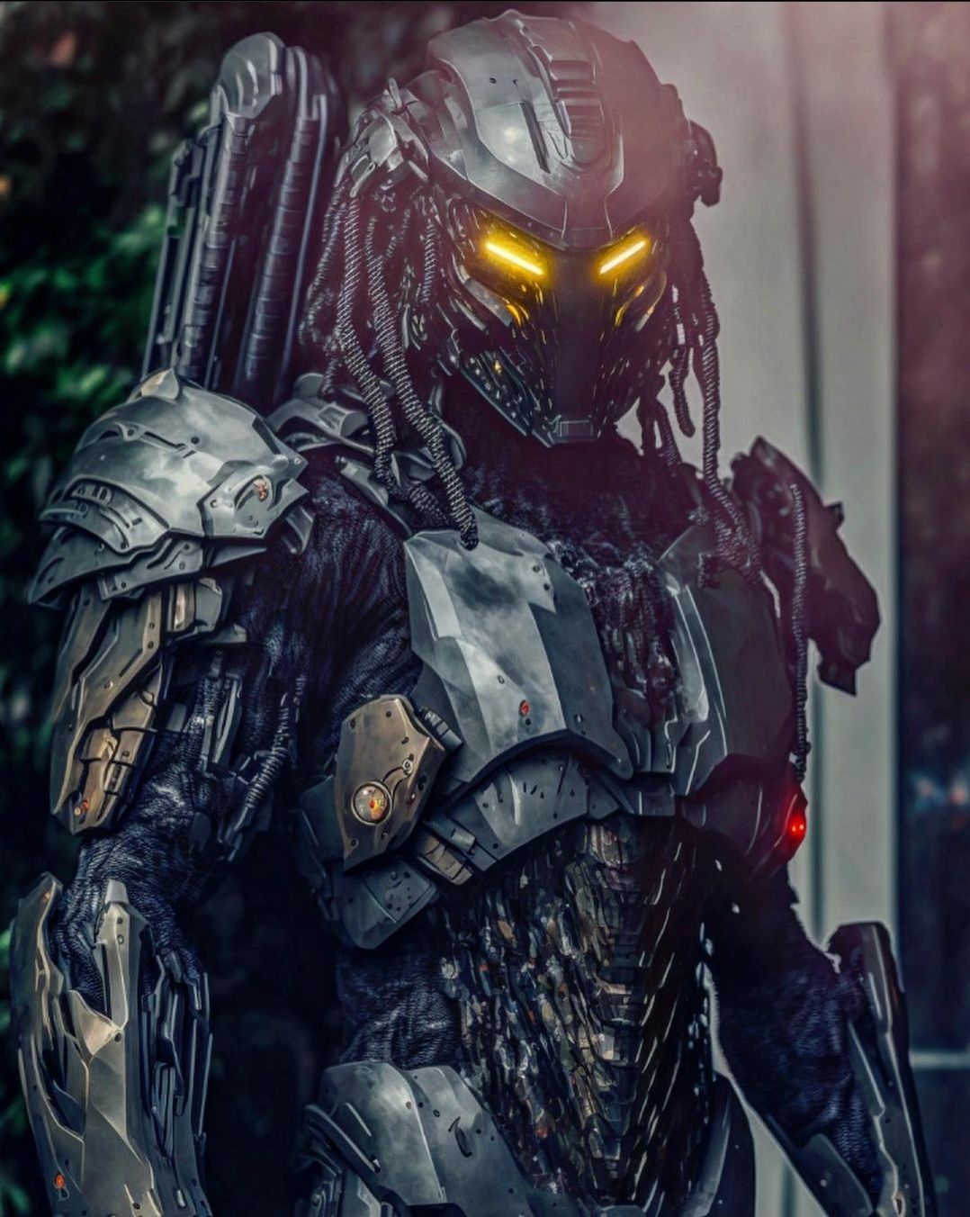 Imagem relacionada a Artista recria Predador com design mais tecnológico