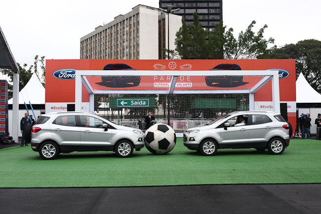 Imagem relacionada a EcoSport Parade reuniu fãs de carros e futebol em SP