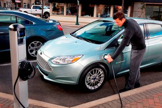 ford-celular Imagem relacionada a Aplicativo da Ford facilita a recarga de veículos elétricos