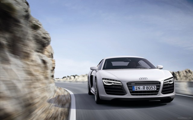 Audi-R8-V10-plus-2013-4