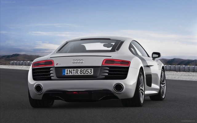 Audi-R8-V10-plus-2013-6