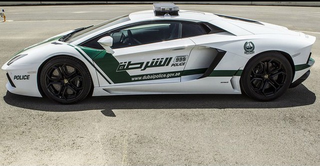 lamborghini-aventador-police-car-4