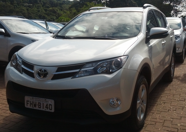 Imagem relacionada a Review AutoBlog: Dirigimos o Novo Toyota RAV4 2013!