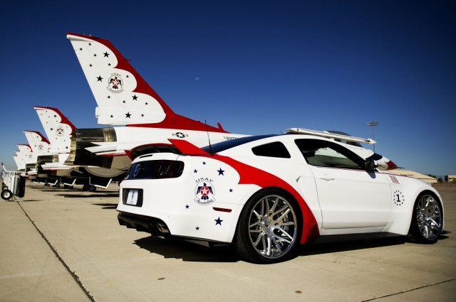 Ford-Mustang-GT-Thunderbirds-Edition-5