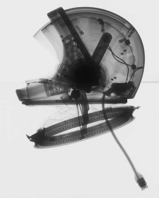 traje-espacial-raio-x-2