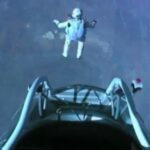 Imagem relacionada a Veja como é saltar da estratosfera rumo ao chão