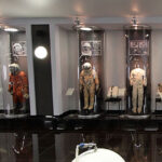 Imagem relacionada a Por dentro de uma antiga fábrica secreta de trajes espaciais