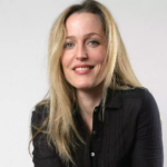 Imagem relacionada a Gillian Anderson pode ser a próxima James Bond