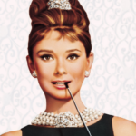 Imagem relacionada a "Bonequinha de Luxo" (1961) - Clássico do cinema