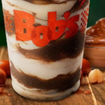 Imagem relacionada a Bob's lança Milk Shake de creme de chocolate com avelã
