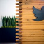 Imagem relacionada a Twitter tira nome de usuário de limite de caracteres em respostas