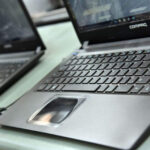 Imagem relacionada a Visitamos a linha de produção da Compaq