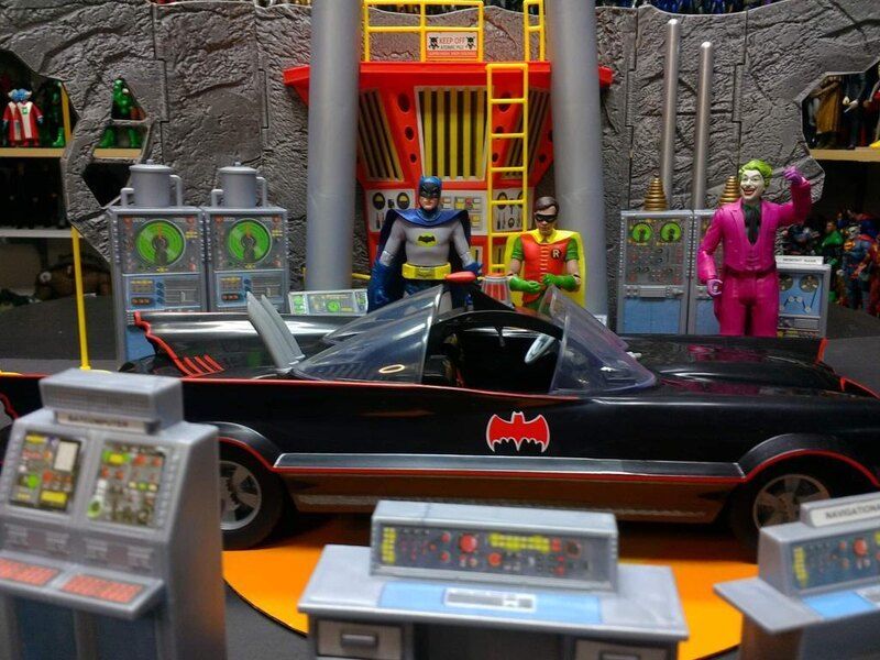 Imagem relacionada a McFarlane revela toys da série clássica Batman 66