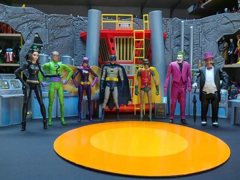 Imagem relacionada a McFarlane revela toys da série clássica Batman 66