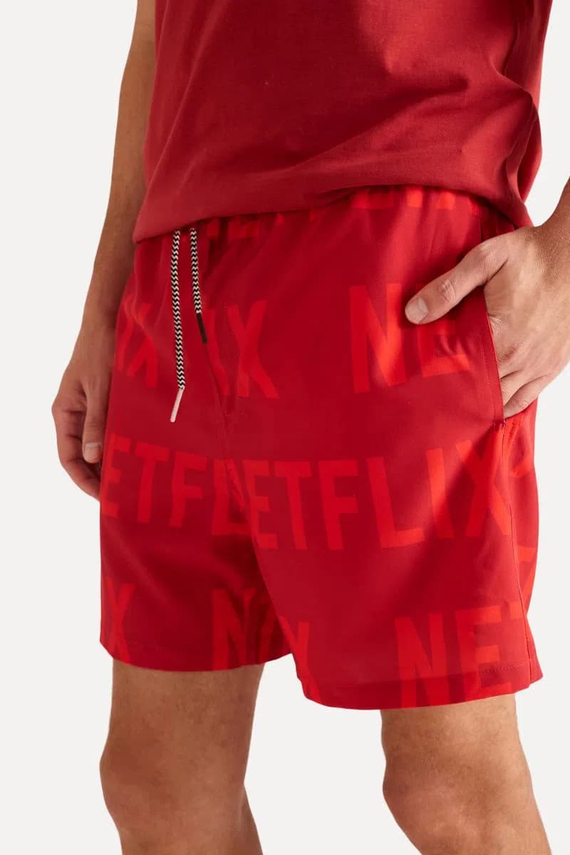 Imagem relacionada a Reserva lança linha de roupas com a Netflix