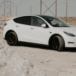 Imagem relacionada a Tesla lançará um Model Y mais barato com baterias maiores