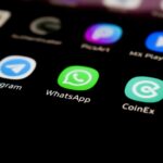 Imagem relacionada a WhatsApp vai permitir receber o código de verificação de um dispositivo diferente