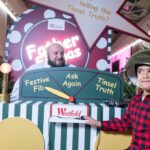 Imagem relacionada a Shopping na Inglaterra faz crianças passarem pelo detector de mentiras do Papai Noel