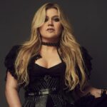 Imagem relacionada a Kelly Clarkson lança seu décimo álbum 'chemistry'