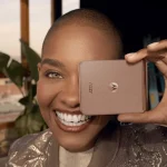 Imagem relacionada a Motorola lança smartphones na cor Mocha Mousse, a escolhida para 2025