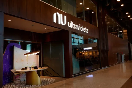 Imagem relacionada a Nubank Ultravioleta inaugura sala VIP exclusiva no Aeroporto de Guarulhos