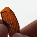 Imagem relacionada a Rival da Neuralink recebe sinal verde para testes revolucionários de implante cerebral